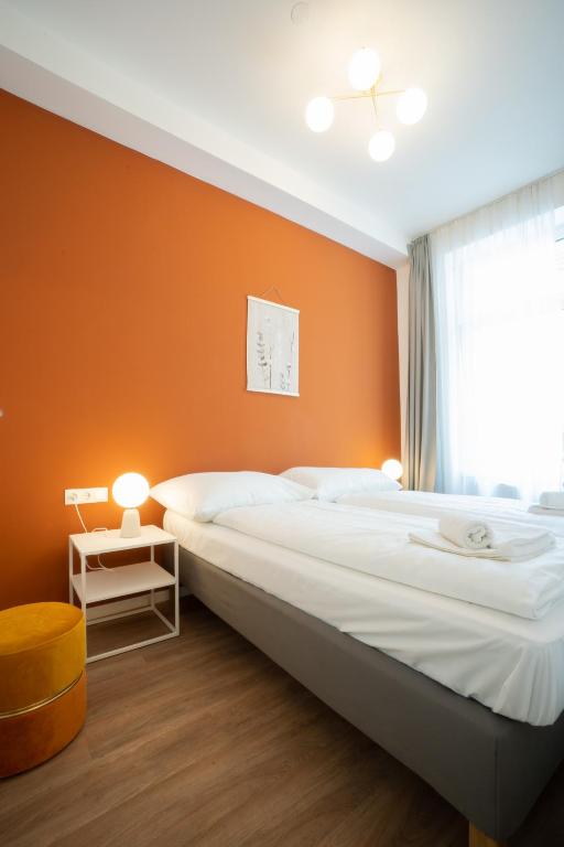 Spacious apartment with huge shared terrace and grill located between city centre and Donau river photo 2