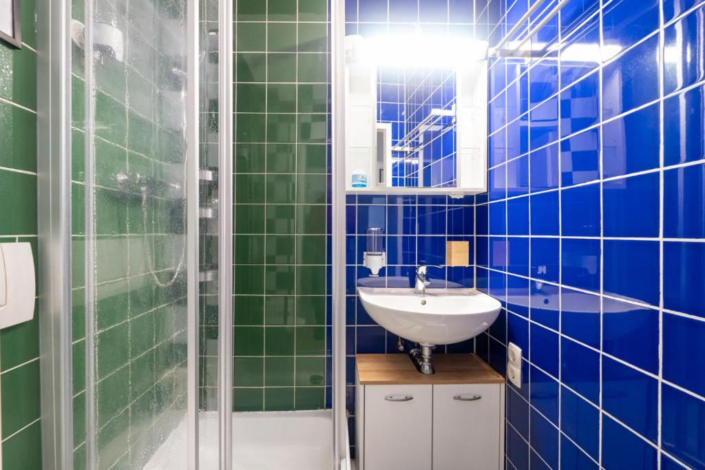 Spacious 7-Person Leoben Apartment - Ideal for Workers photo 3