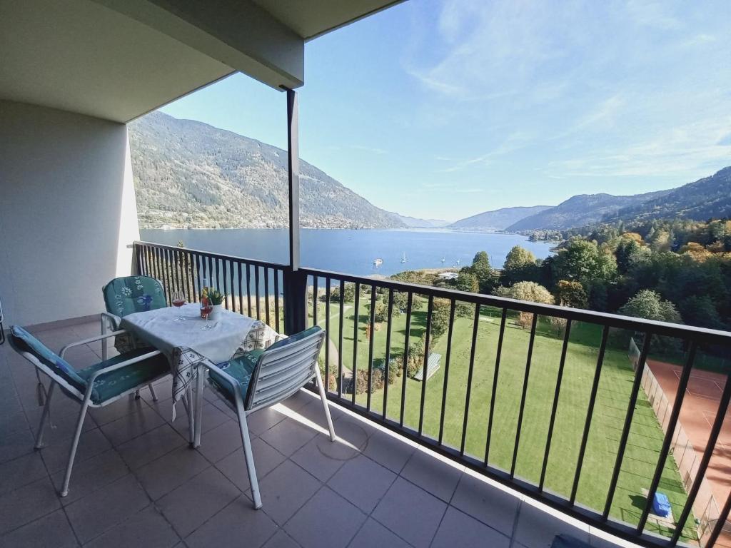 LB4 Seeblick Appartement Haus Landskron mit direktem Seezugang am Ossiachersee — photo 1