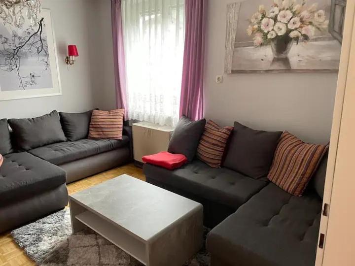 Spacious 2 bedroom apartment Zell-am-See town center — photo 1
