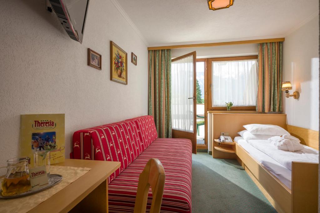 Hotel Theresia photo 2