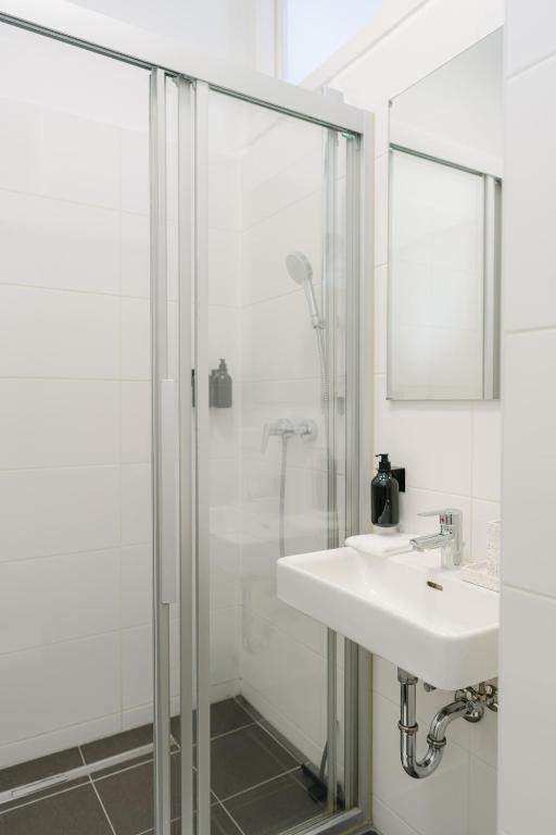 Stylish APT for 4-6 photo 3