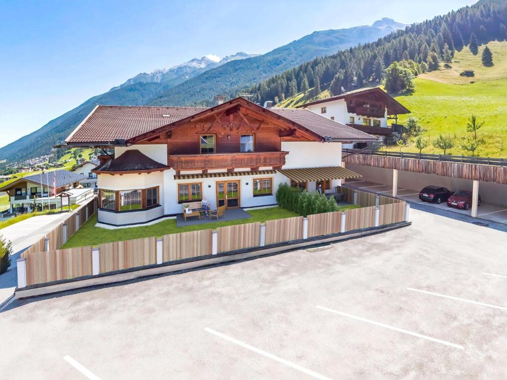 Chalet in Stubai Valley near Ski Slopes — photo 1