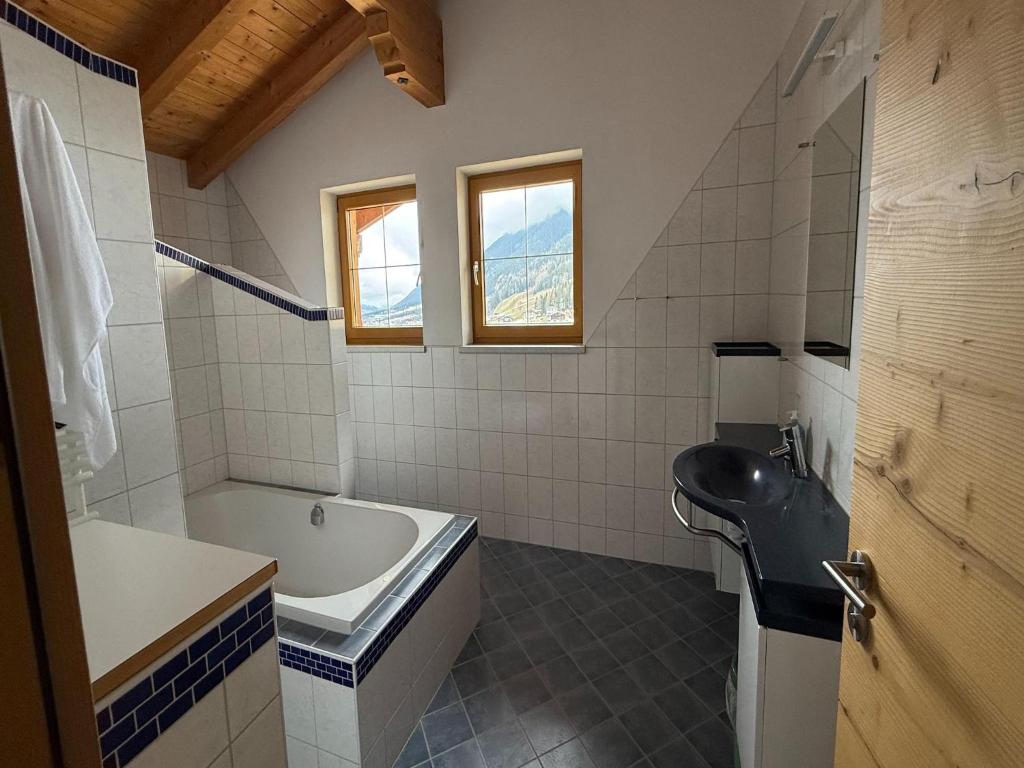 Chalet in Stubai Valley near Ski Slopes photo 3