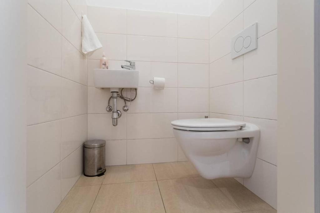 Spacious Vienna Central Station Residence photo 3