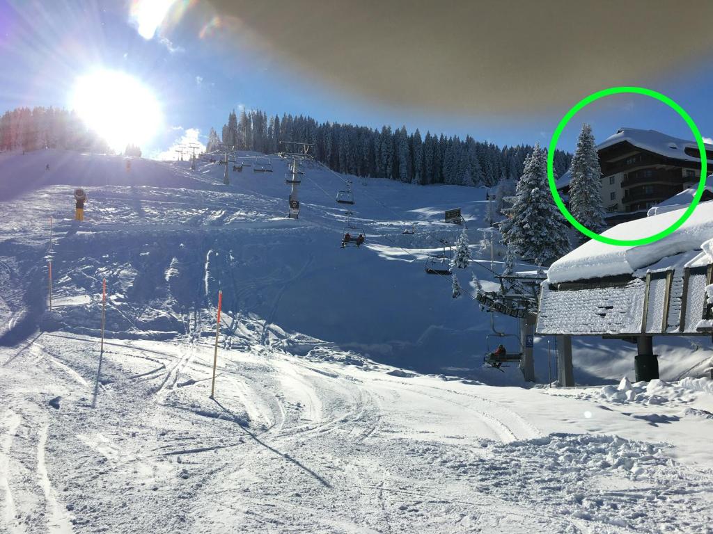The Mountain Home photo 3