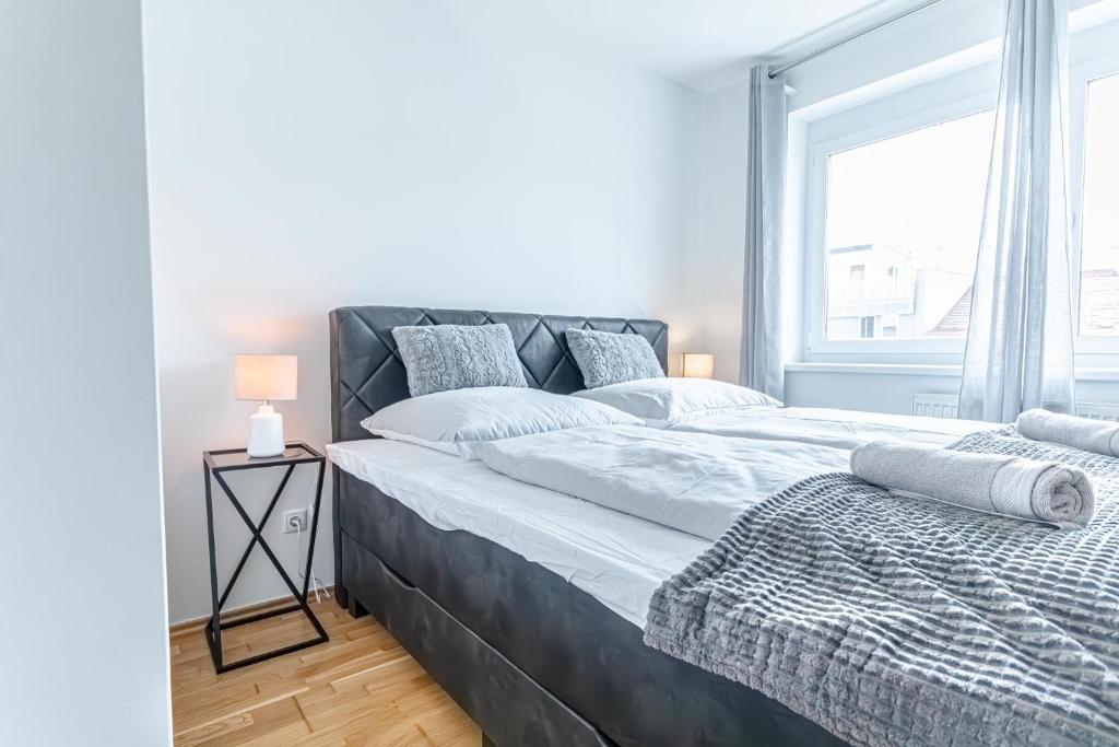 Modern & Stylish 1BR — photo 1