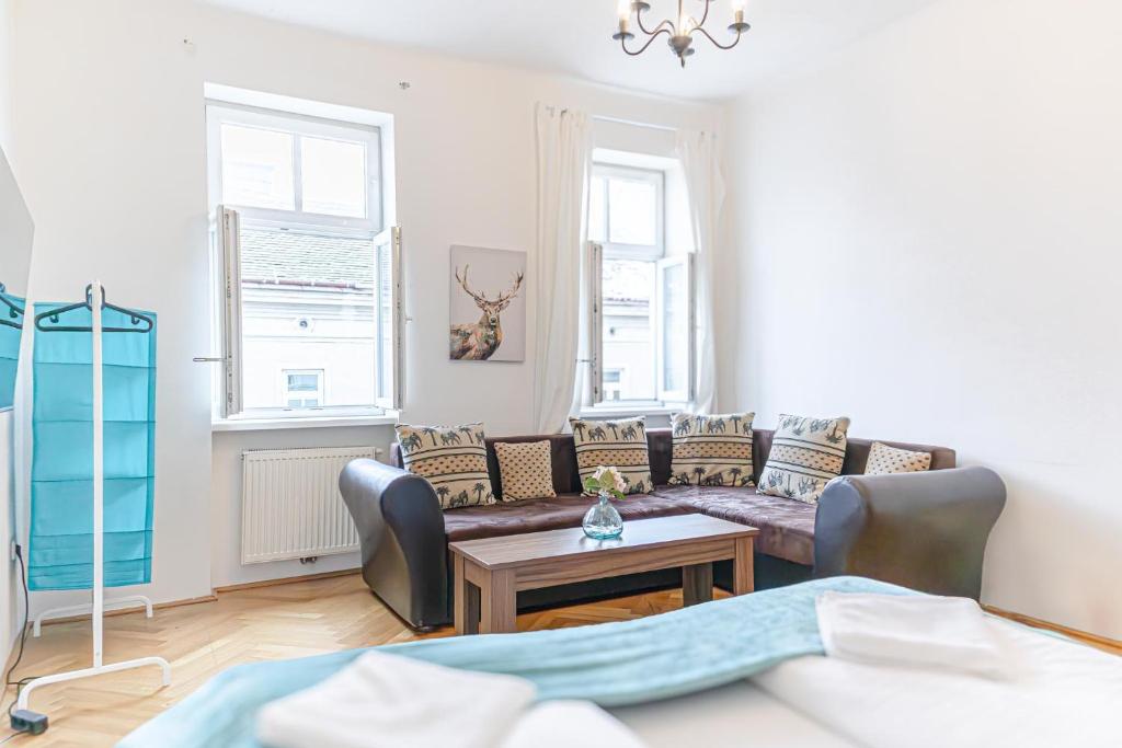 Simple 2-Bedroom Apt with King Beds & Wi-Fi photo 2