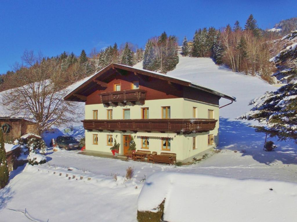 Apartment in Taxenbach near Ski Lift — photo 1