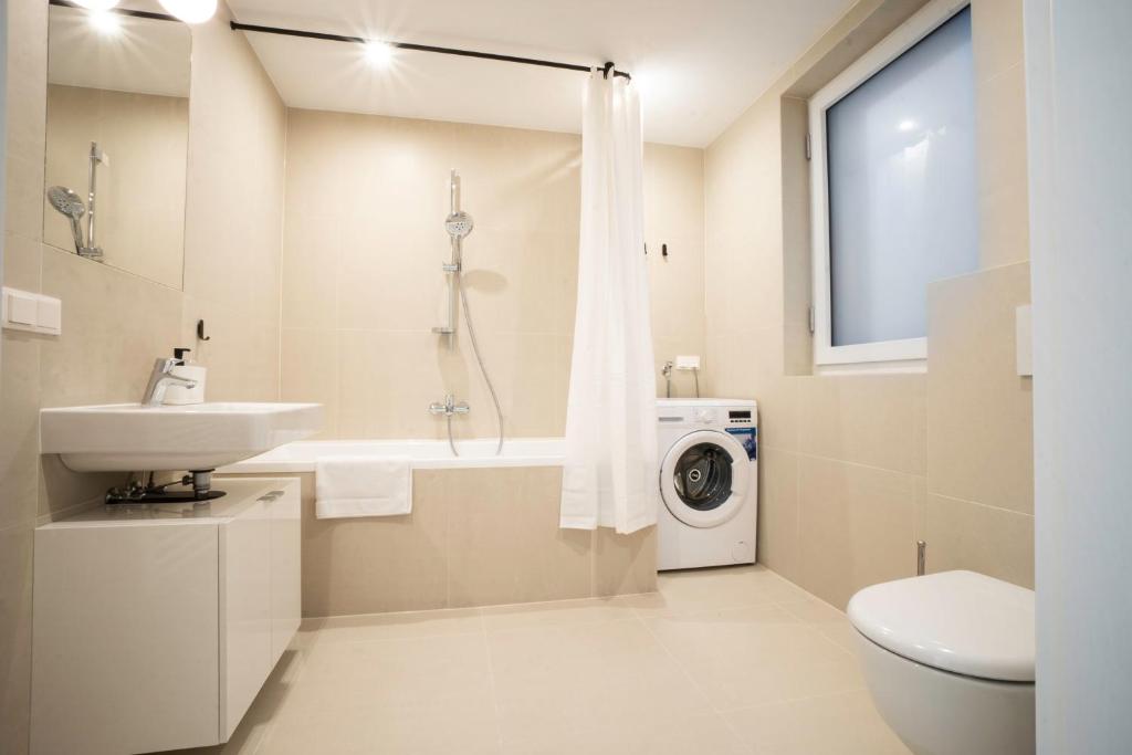 OrestaLiving - Penthouse in 2nd District with View photo 3