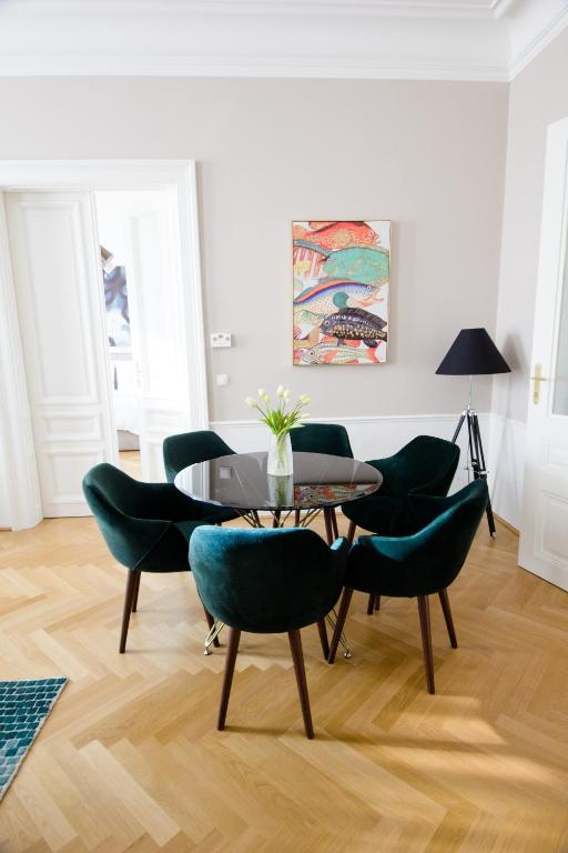 Studio Apartments Urania - Mai's Apartments — photo 1