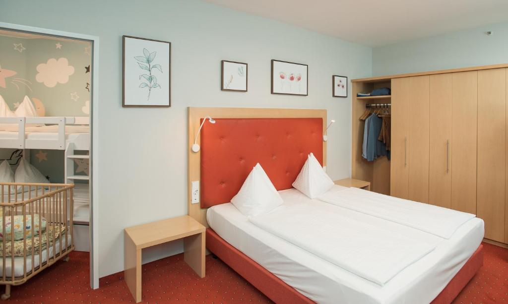 Hotel Sonnenpark & Sonnentherme inklusive - auch am An- & Abreisetag! photo 2