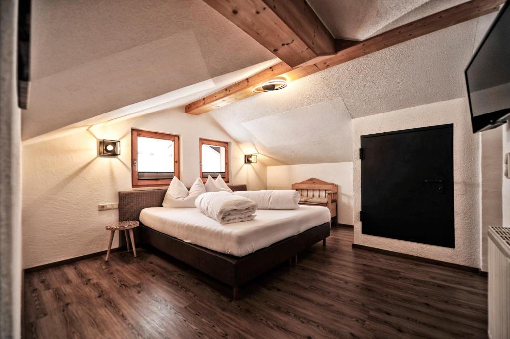 Summit Residence photo 2