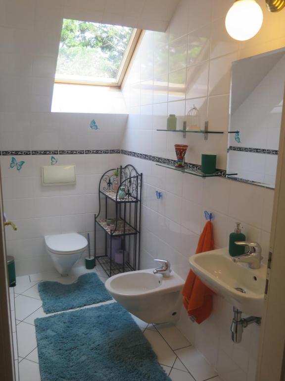 Schoenbrunn Gardens Deluxe Apartment photo 3