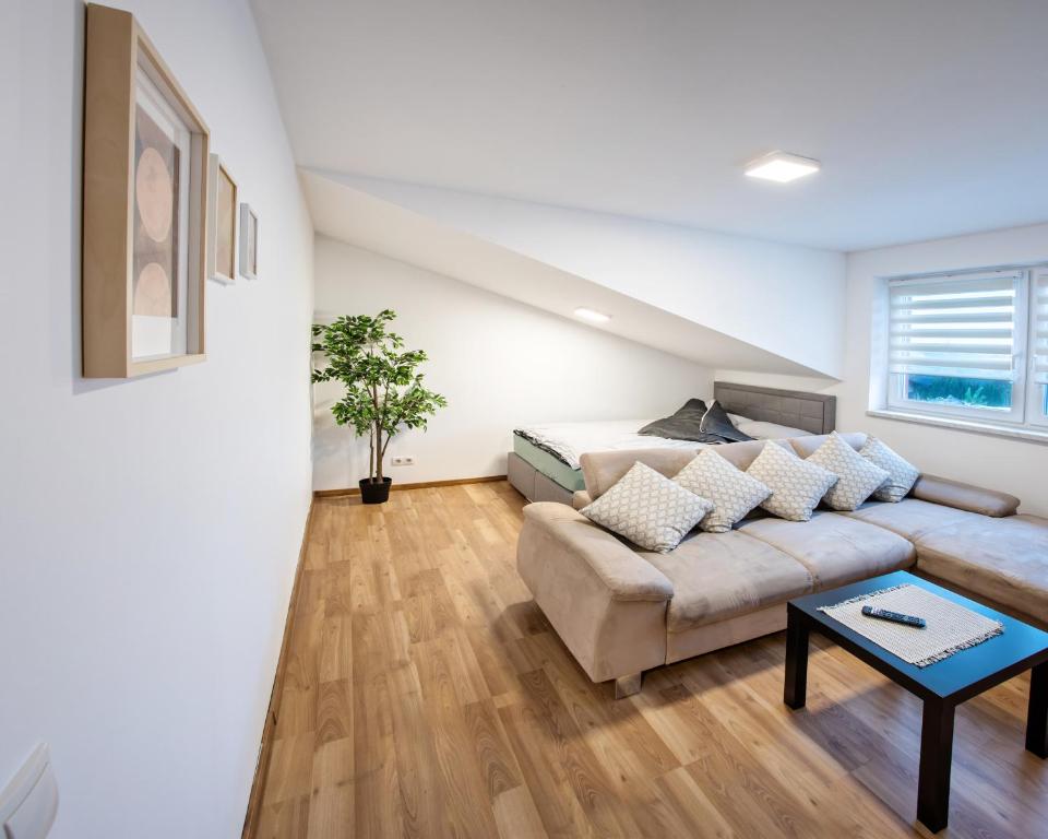 CozyHome - Spacious and Modern Apartment close to Vienna — photo 1