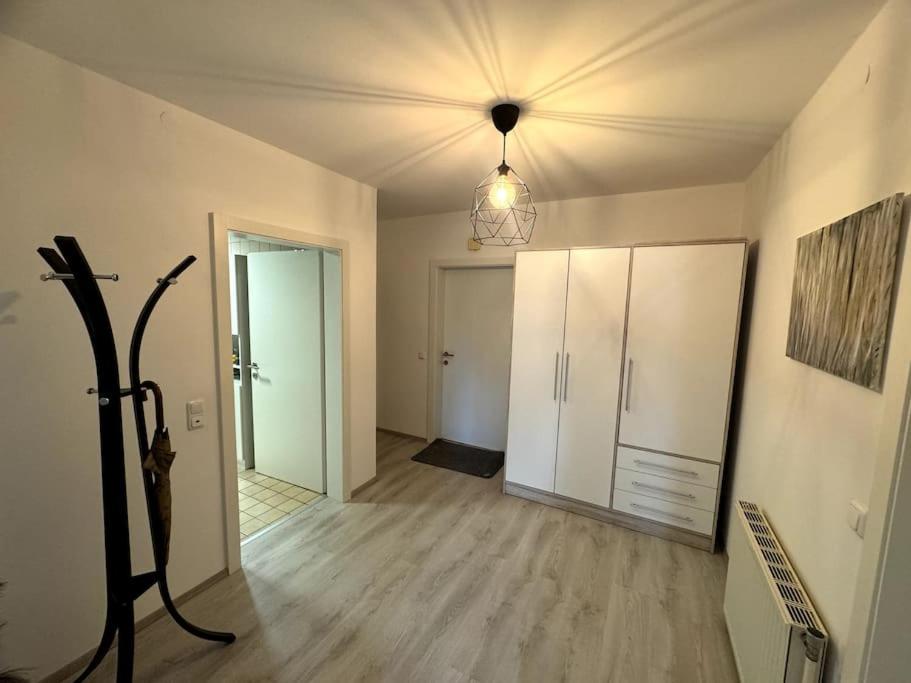 Schöne Wohnung in grüner Lage mit Fitnessgerät photo 2