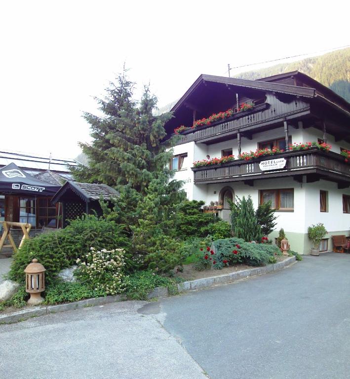 Bergsteiger-Zimmer Pension Obermair — photo 1