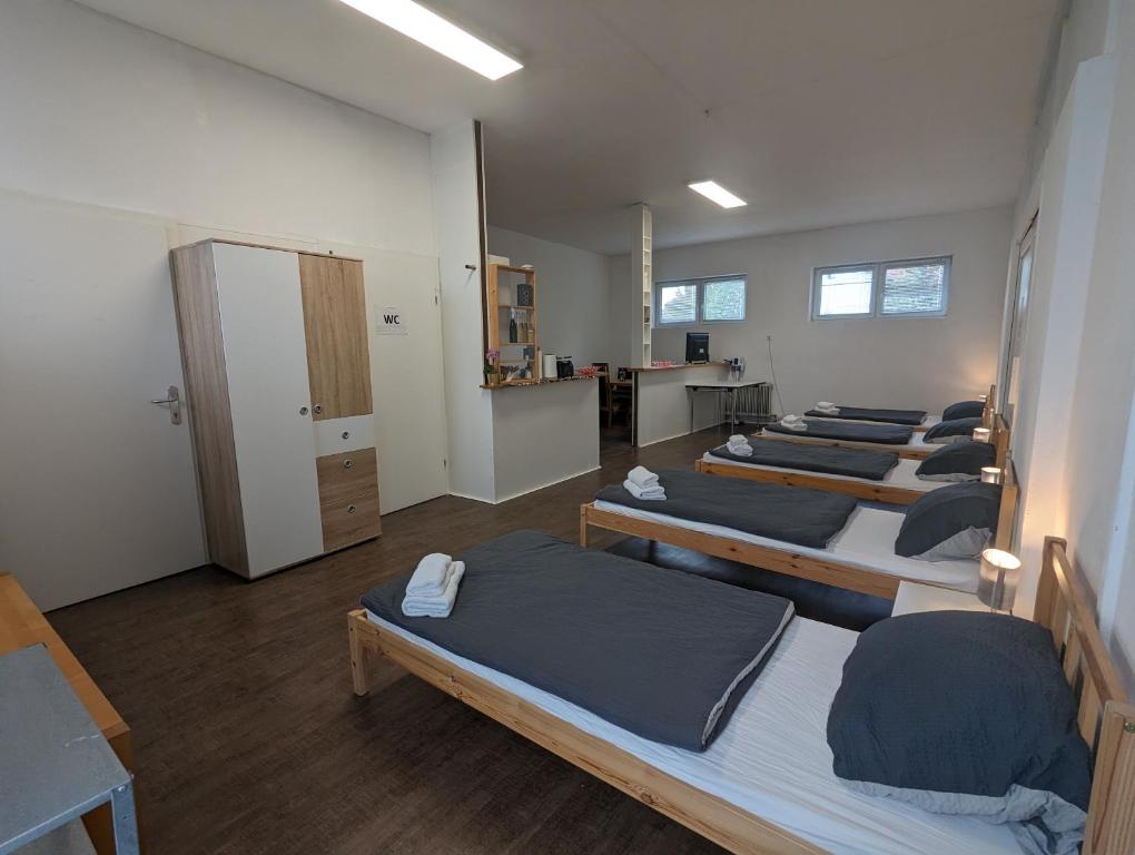 Spacious apartment in Asten perfect for long stays — photo 1