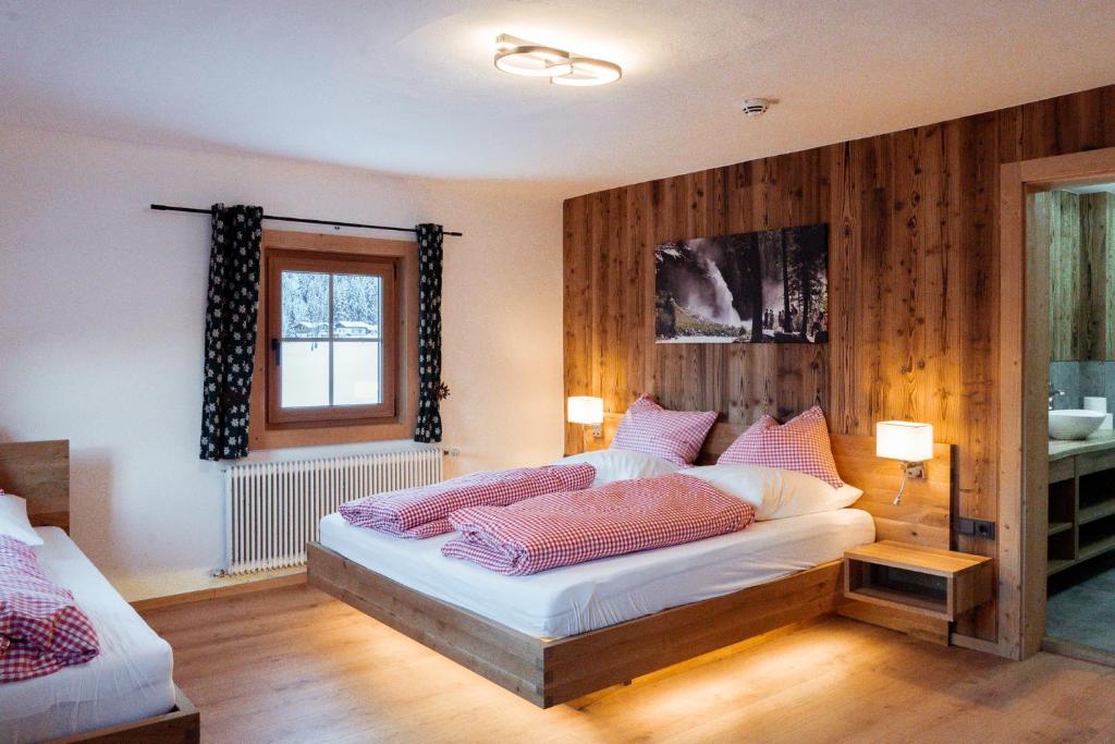 SÖLLHOF Ferienhaus mit 11 Schlafzimmern I großer Gemeinschaftsraum I Skibushaltestelle I 10 Min zum Skigebiet photo 2