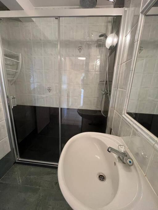Sfeervol Appartement met Zeezicht photo 3