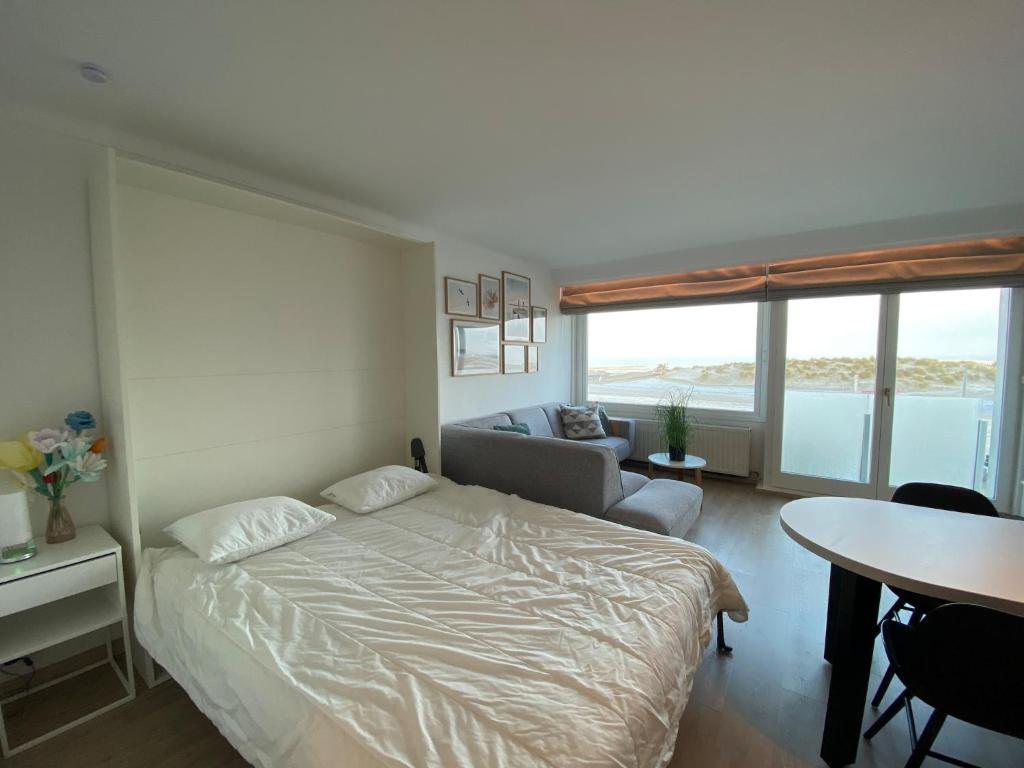 Apartment in Nieuwpoort with Stunning Sea Views photo 2