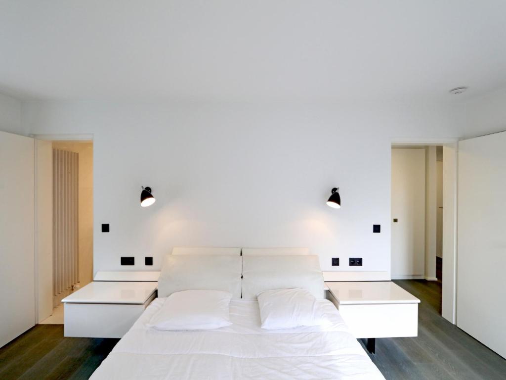 Apartment in Het Zoute with Sea Views photo 2