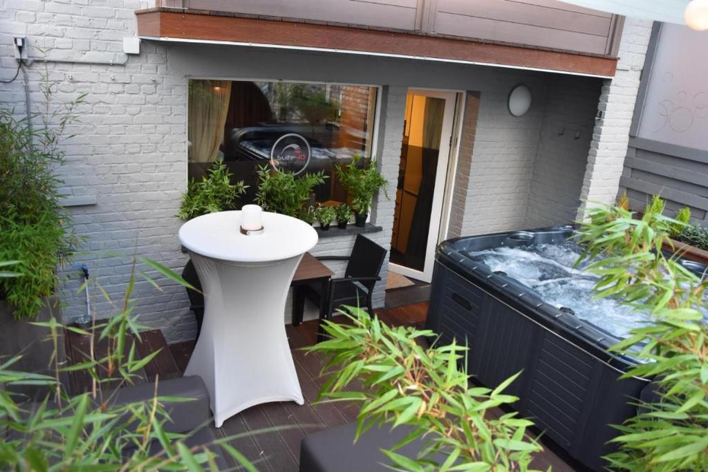 Suite 40 Jacuzzi & Sauna by Malmedreams photo 3