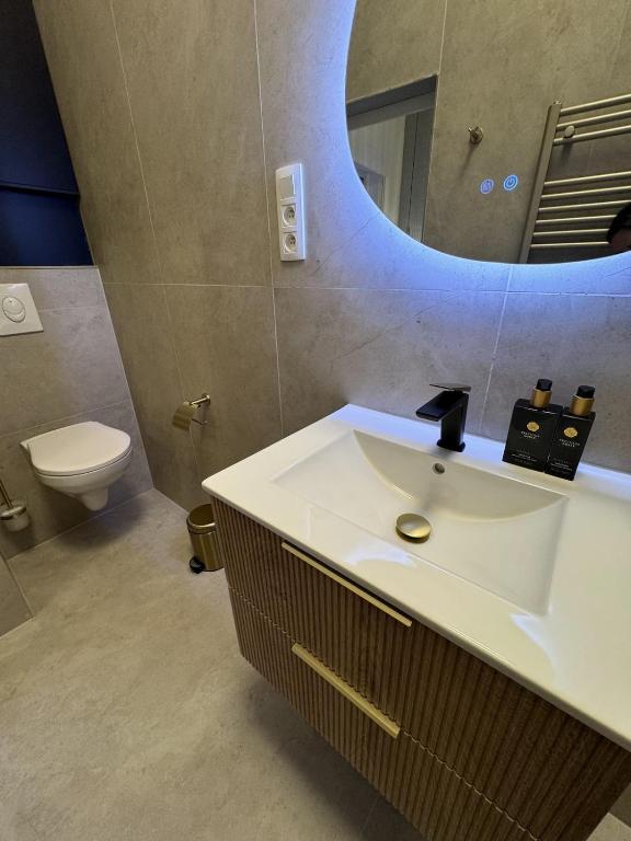 Luxury Suites Royal by Rikas Hotels photo 3