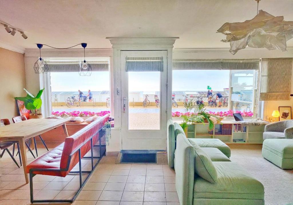 Seaview Eclectic Suite photo 2