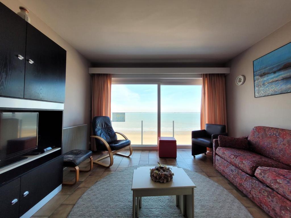 Apartment in Belgium with Stunning Sea View — photo 1