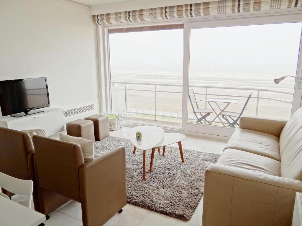 Apartment in Nieuwpoort with terrace — photo 1