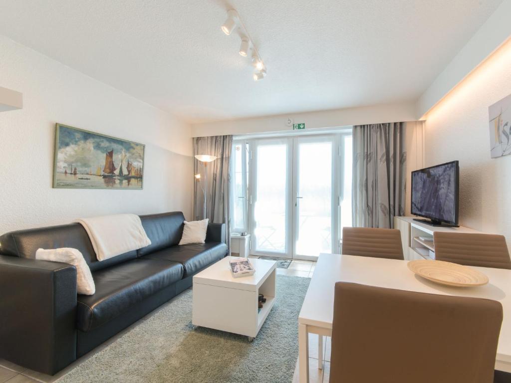 Apartment Isabelle with parking and shared pool by Interhome photo 2