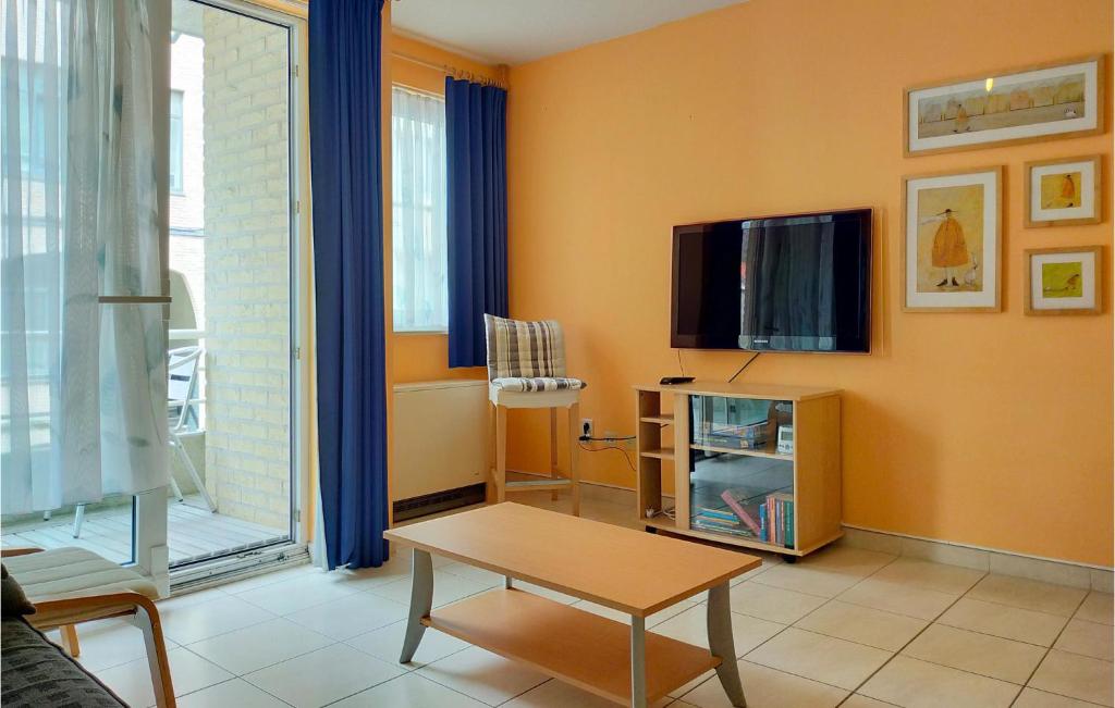 Beautiful Apartment In Oostende — photo 1