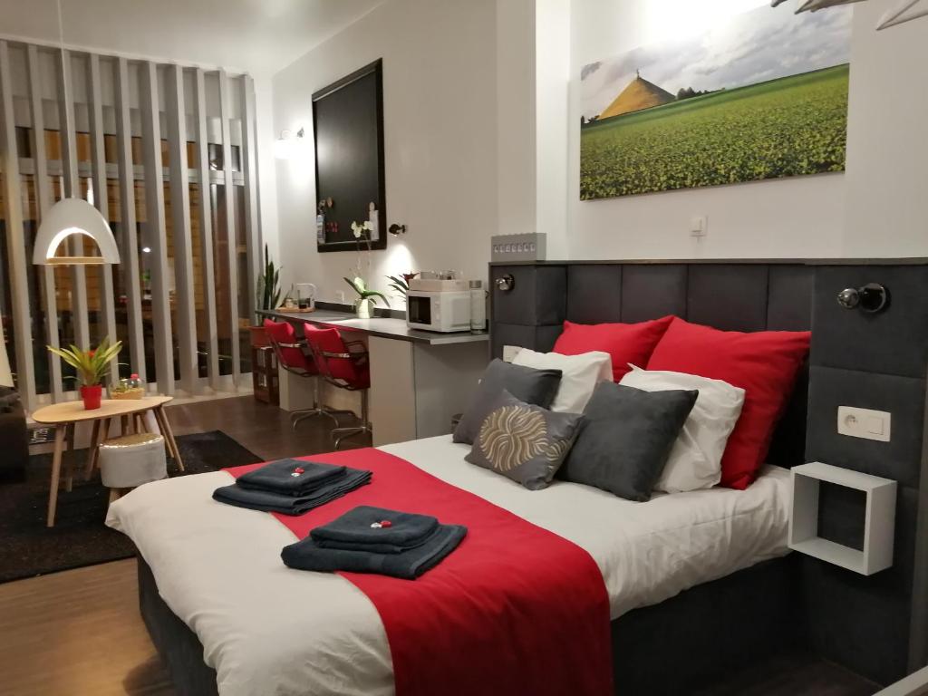 The Romantic Waterloo Lion's suite photo 2