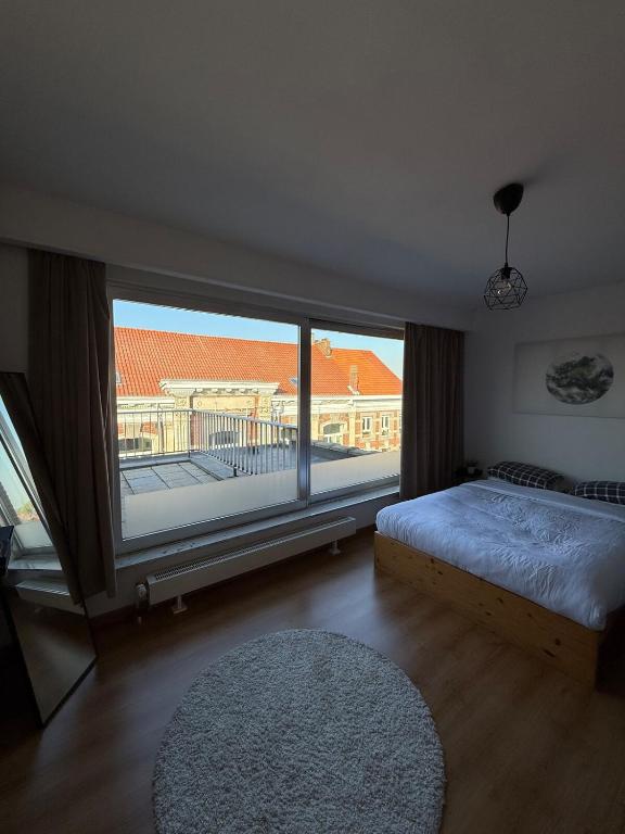 TML 500m - Luxury Penthouse with 2 Balconies photo 2