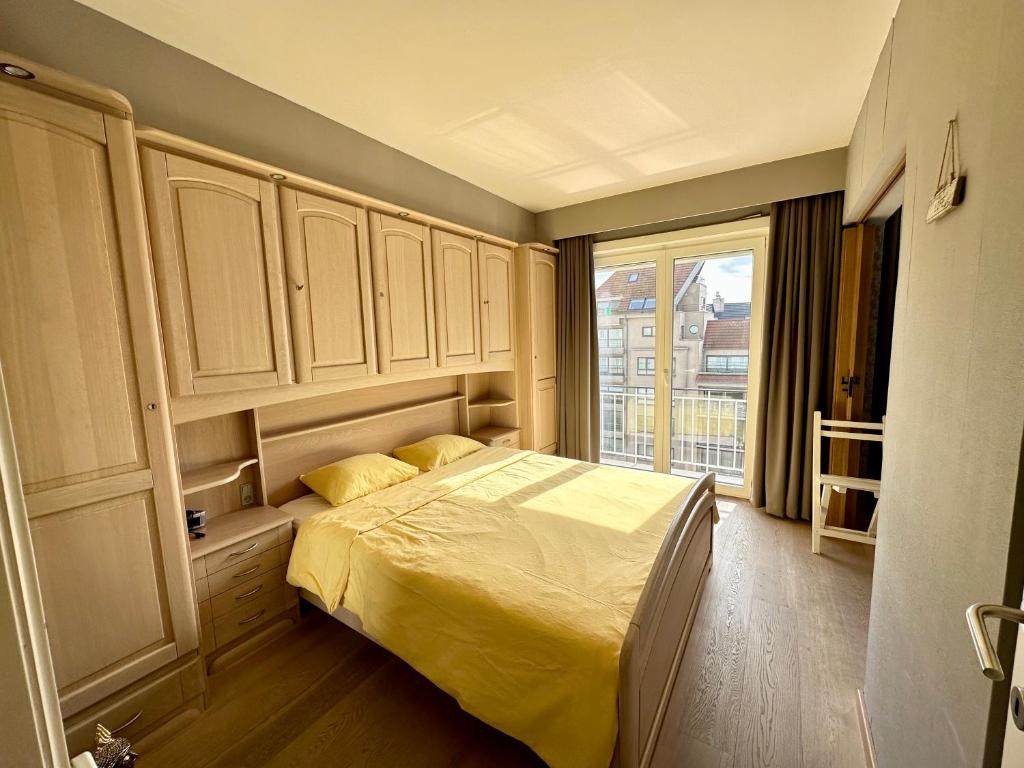 Charming Apartment direct access beach Blankenberge photo 2