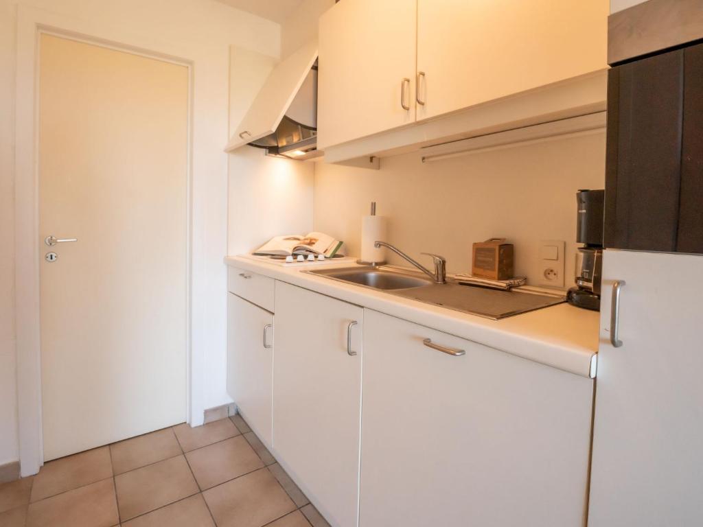 Apartment Marlene with parking and shared pool by Interhome photo 2