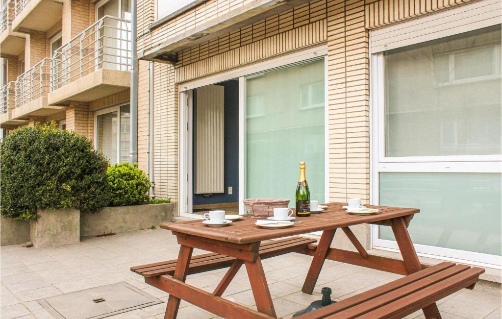 Lovely Apartment In Oostende With Wifi photo 3