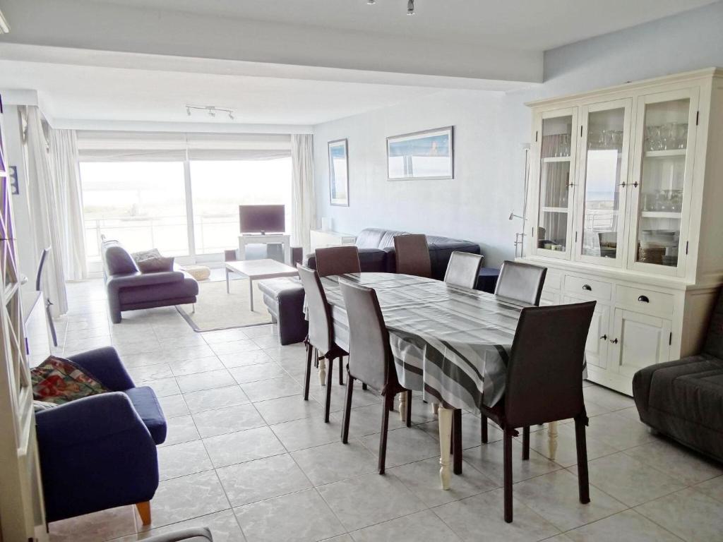 Apartment in Nieuwpoort by the Beach photo 2