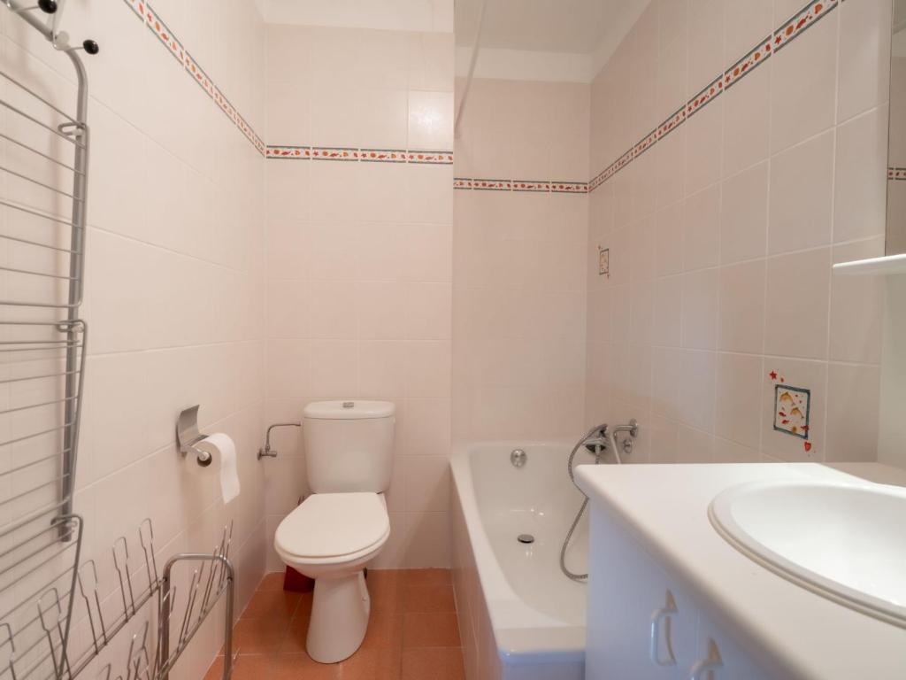 Studio Green Garden Q17 - 203 with shared pool by Interhome photo 3