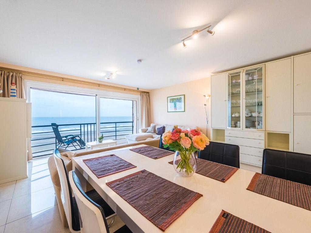 Apartment on the 5th floor with sea view — photo 1