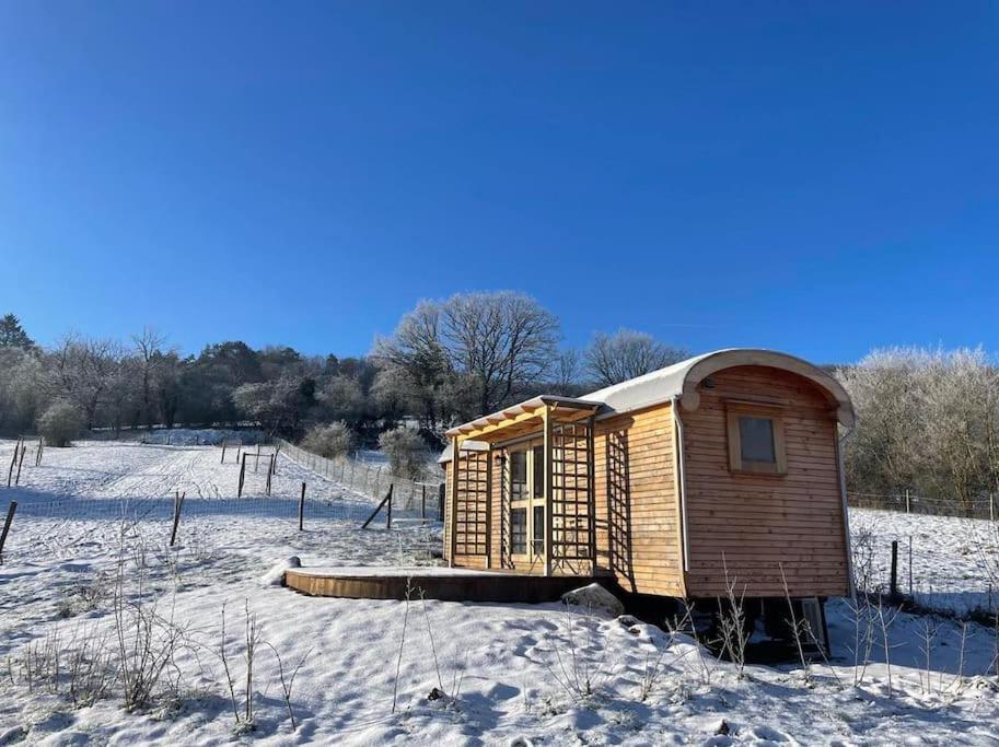 Roulotte en bois tout confort — photo 1