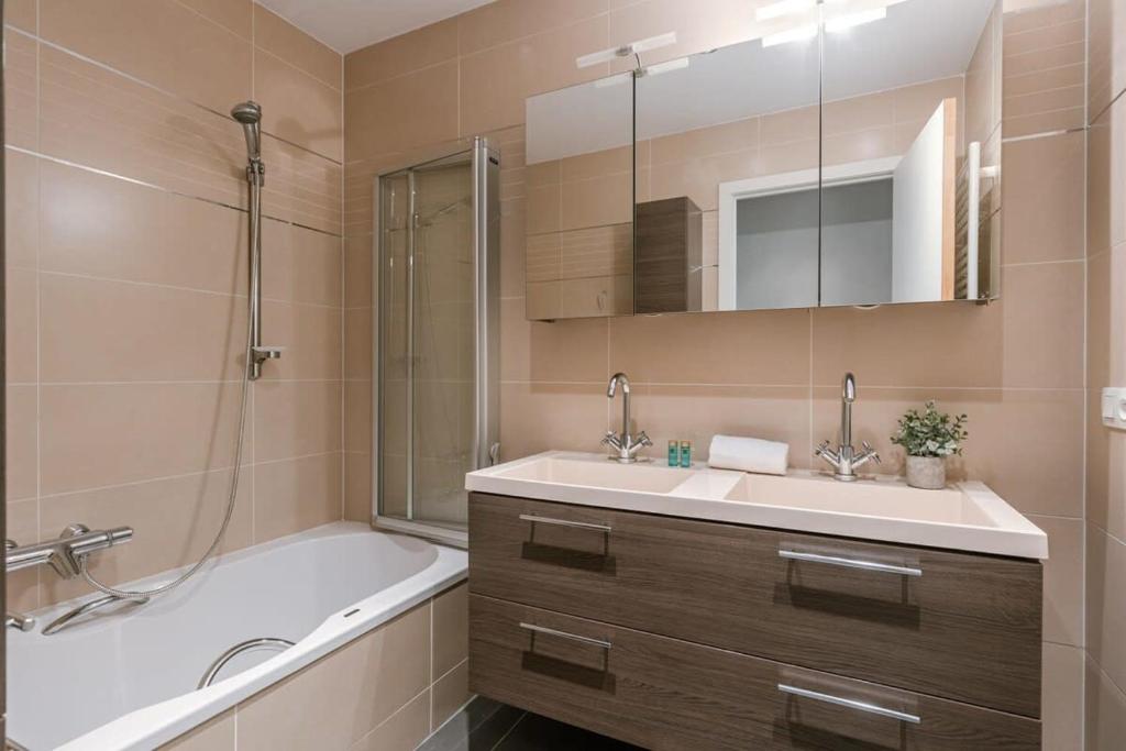 Casiola - Spacious apartment with private car park photo 3