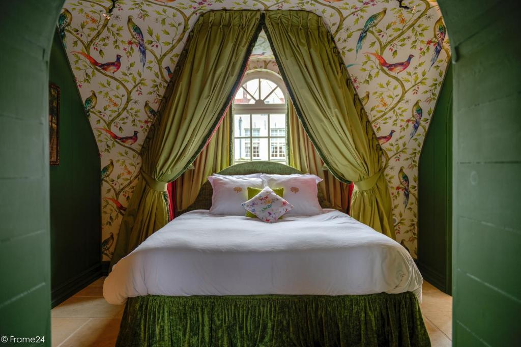 Exclusive Suites The Secret Garden photo 2