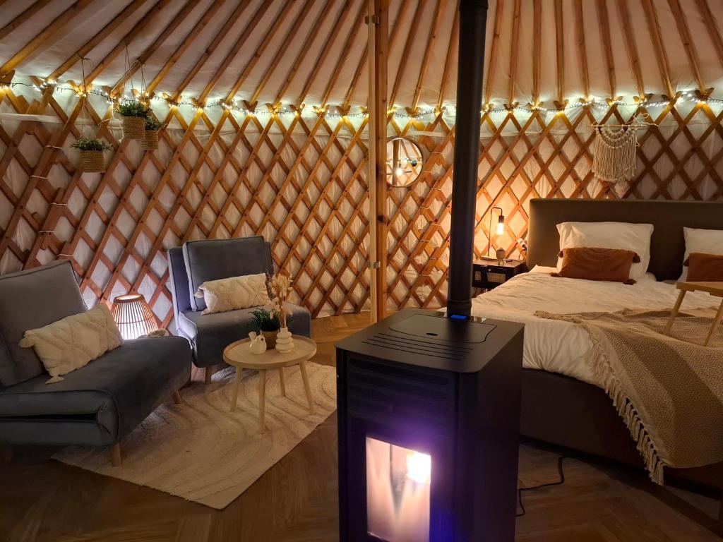 Yurt 2-4p photo 2