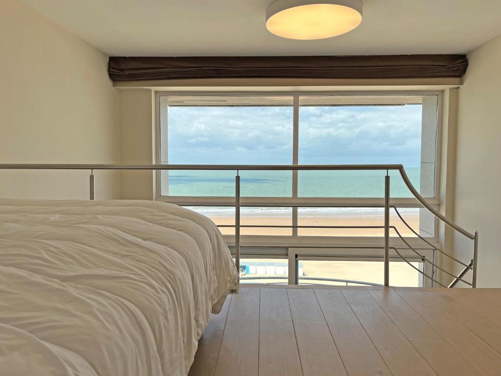 Duplex in Knokke with Stunning Sea Views photo 2