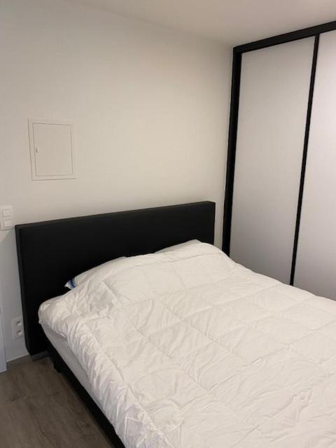 Studio 405 op zeedijk met frontaal zeezicht 4de verdiep photo 2