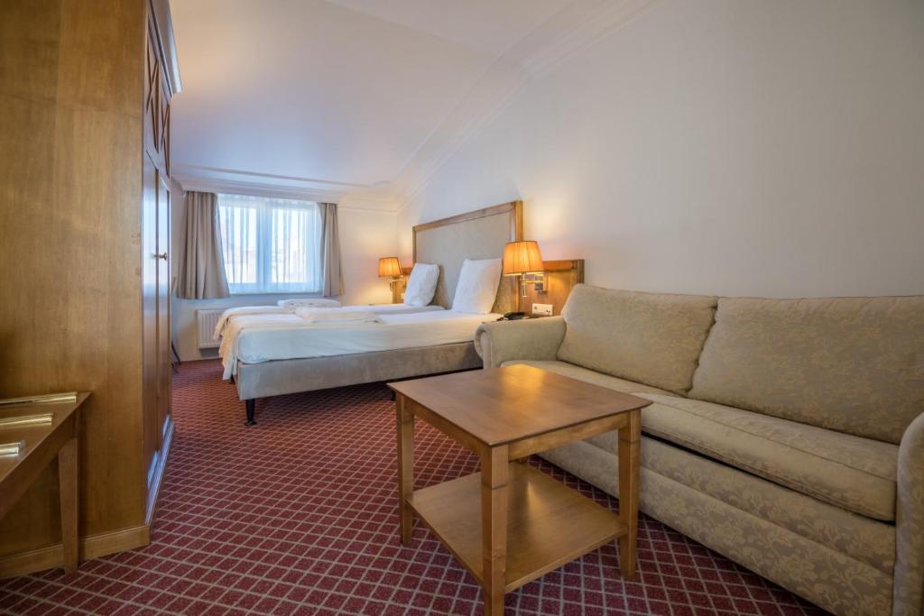 Hotel The Lord photo 2