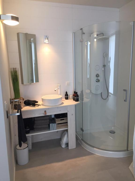 Suite 336 photo 3