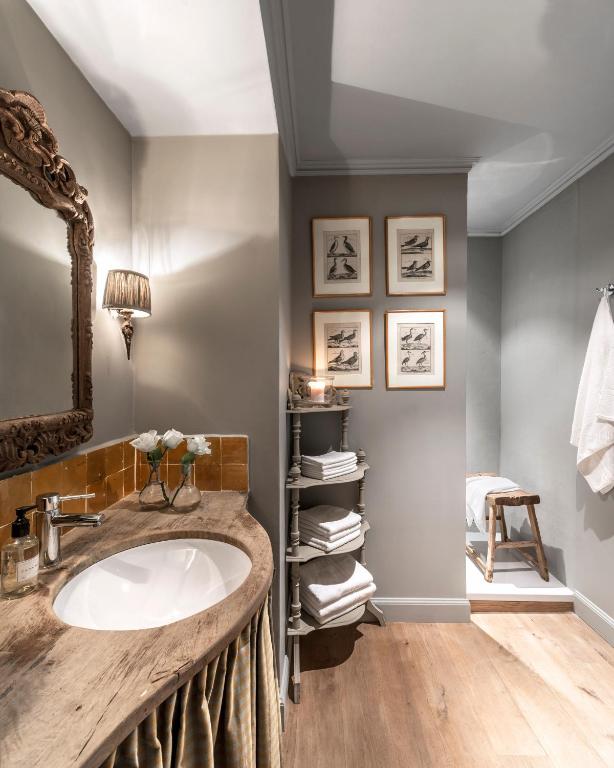 Guesthouse Dijver - Serene Escape in the Heart of Historic Bruges photo 3